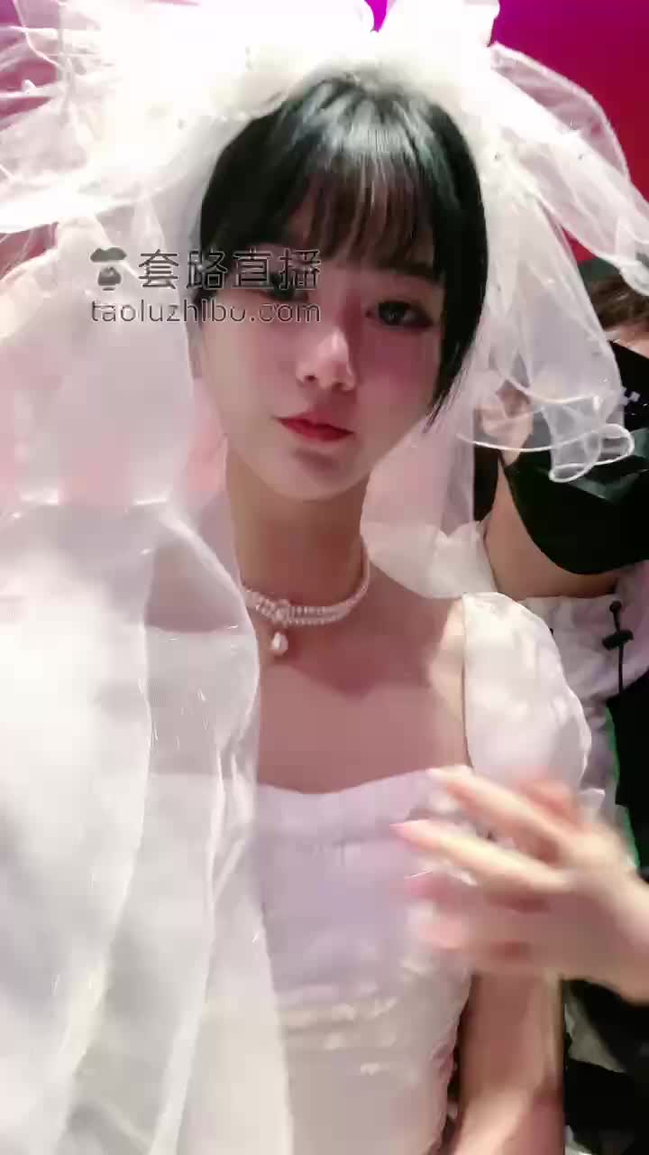 【视频】Vinni维妮e – 妻子与摄影师