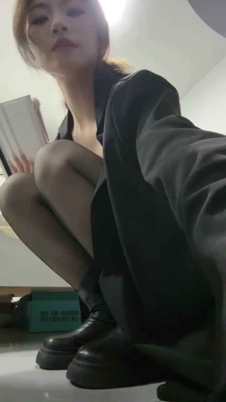 大一诗诗 ——靴子第一视角绿帽🍃【最新视频】