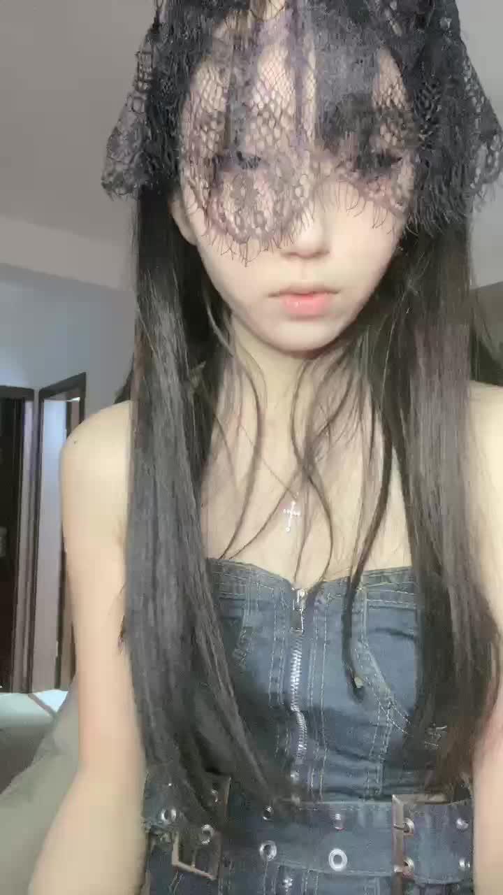 西怡  ——你的夜场女友灯