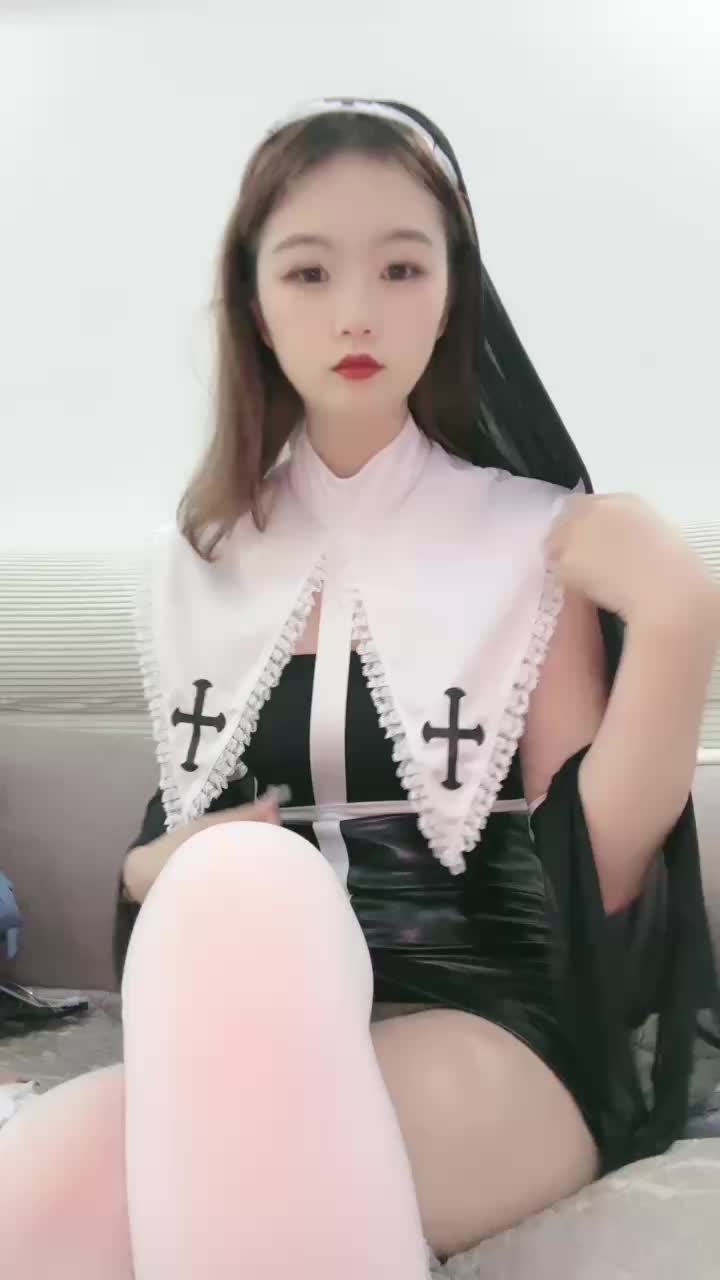 时颜  ———盯射