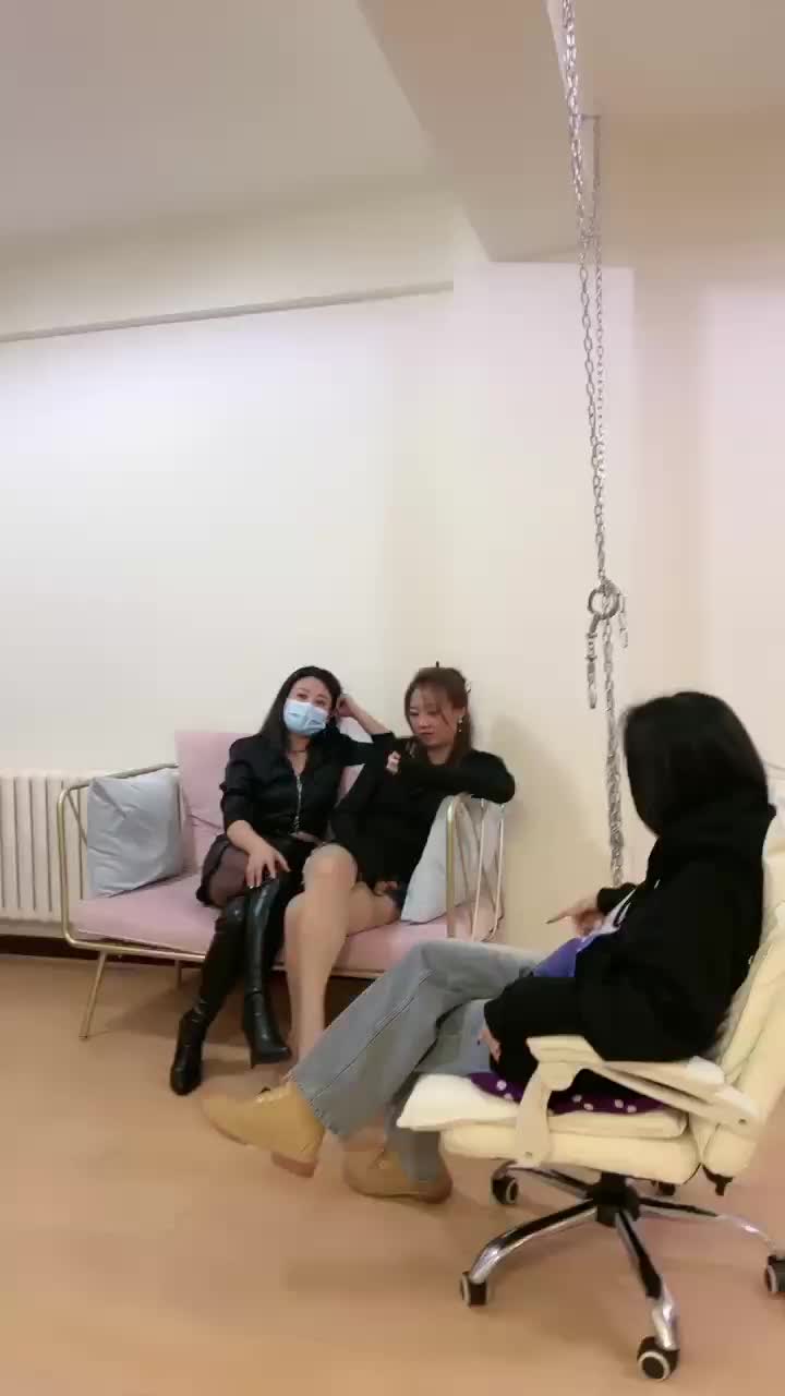 明明就很贱 —— 3女s调教🔒奴