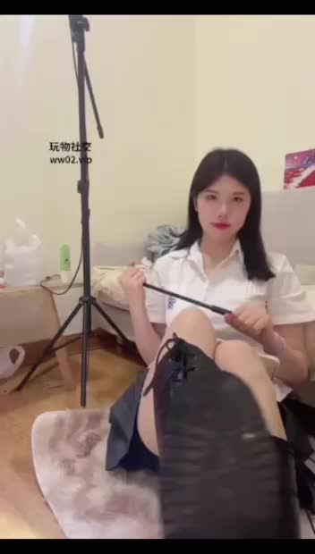 佳奈 - 🚥：靴子白袜裸足口水场