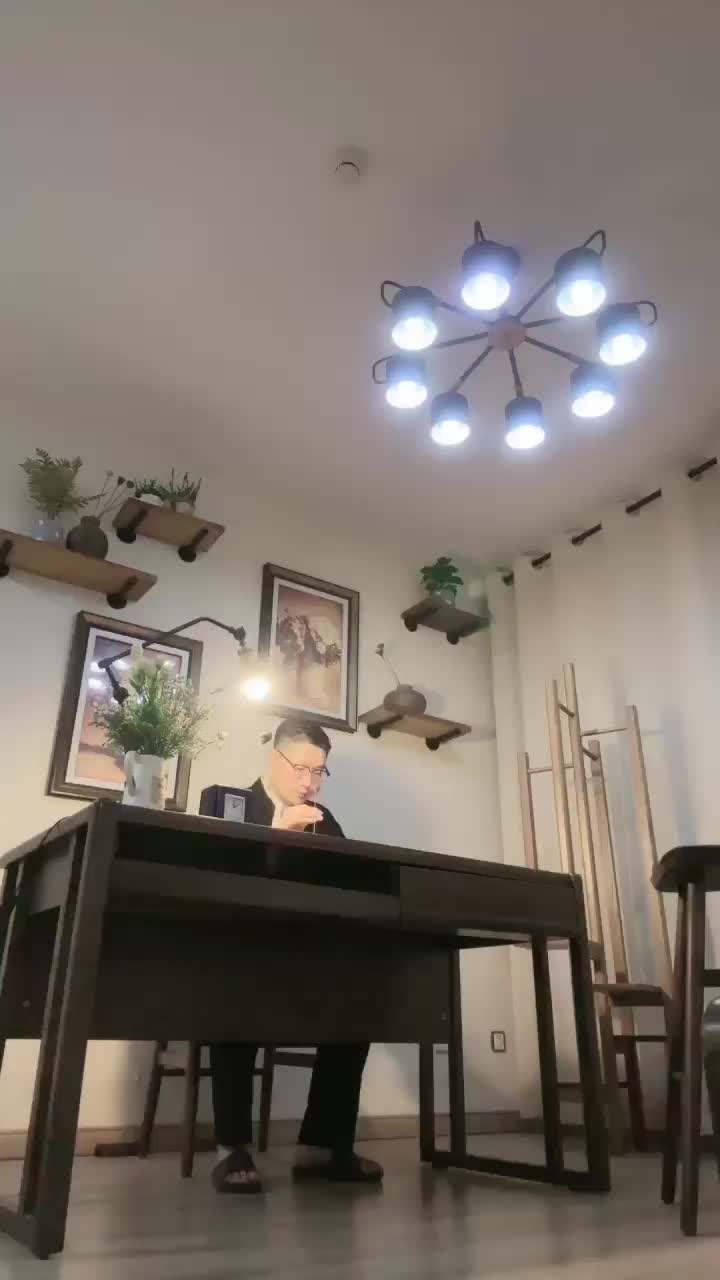 禾未  ——Tj:古玩店老板的艳遇 密室裙下风