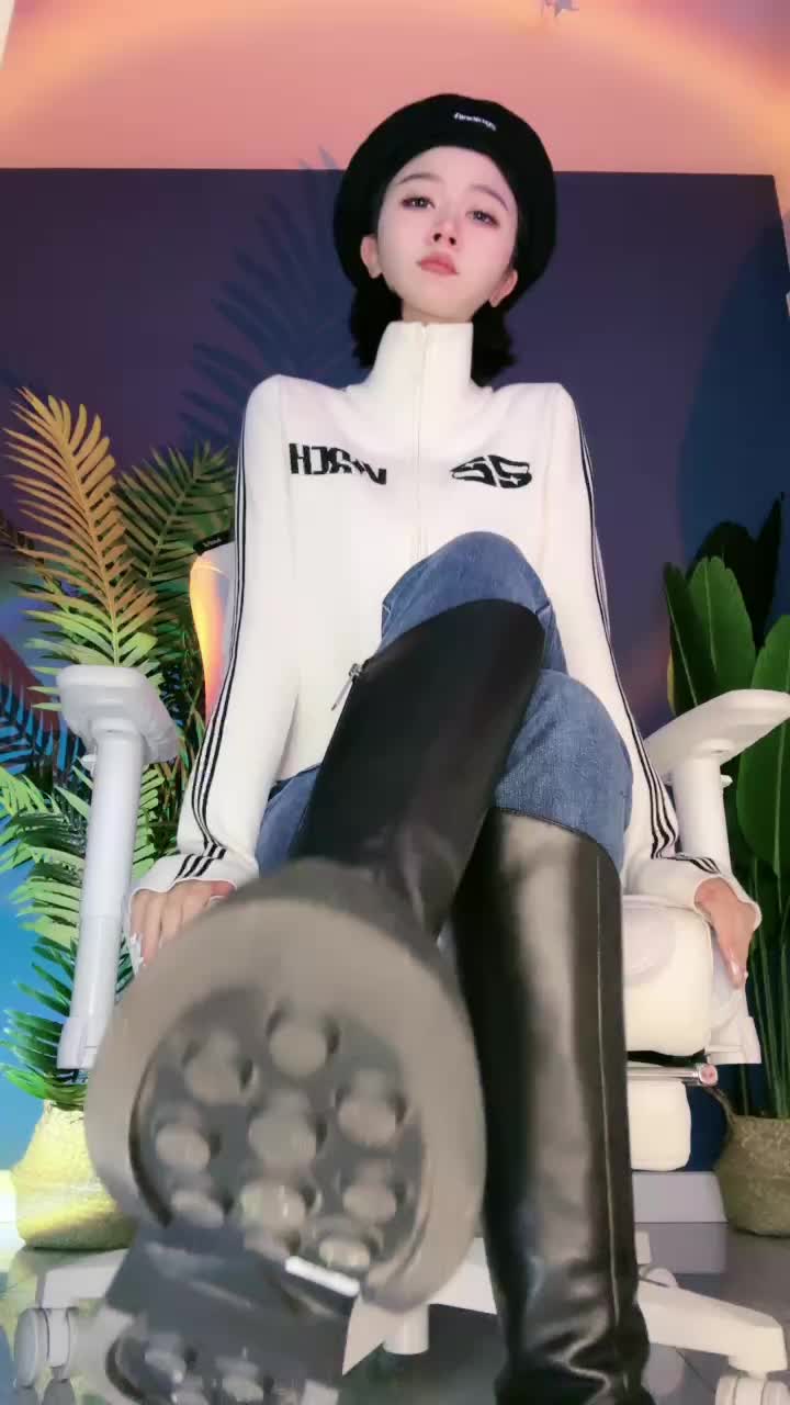 维妮  ——地狱寸止 多视角榨×4