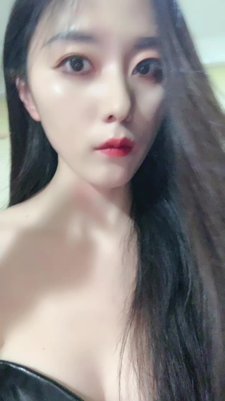 赫拉  —— 香水rush红绿灯