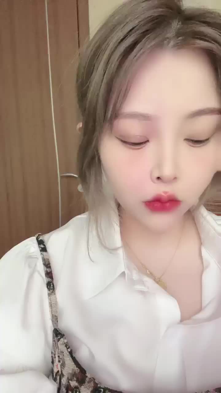 南星  ——伺候女神与男友爱爱