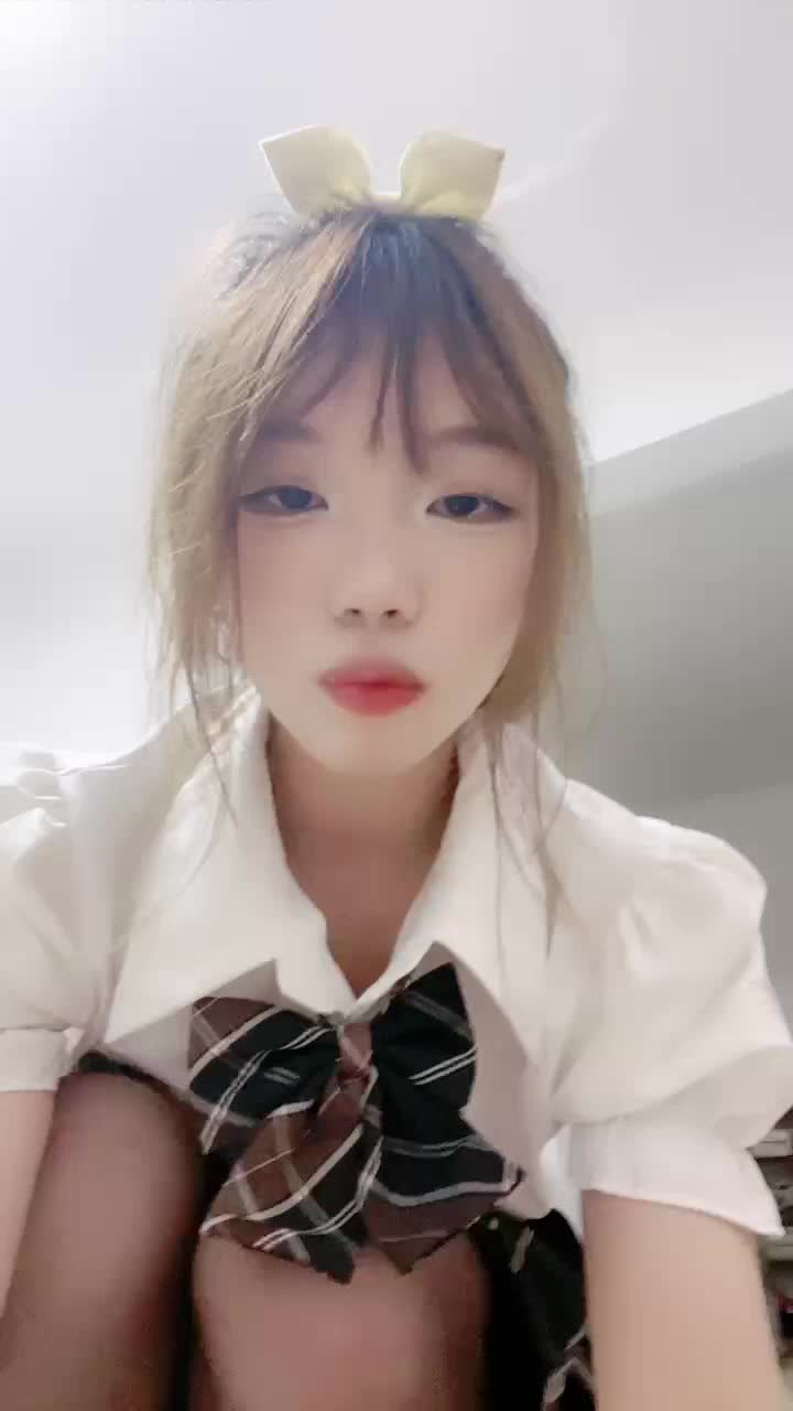 小妍 ——jk黑丝裤袜裸足灯【最新视频】