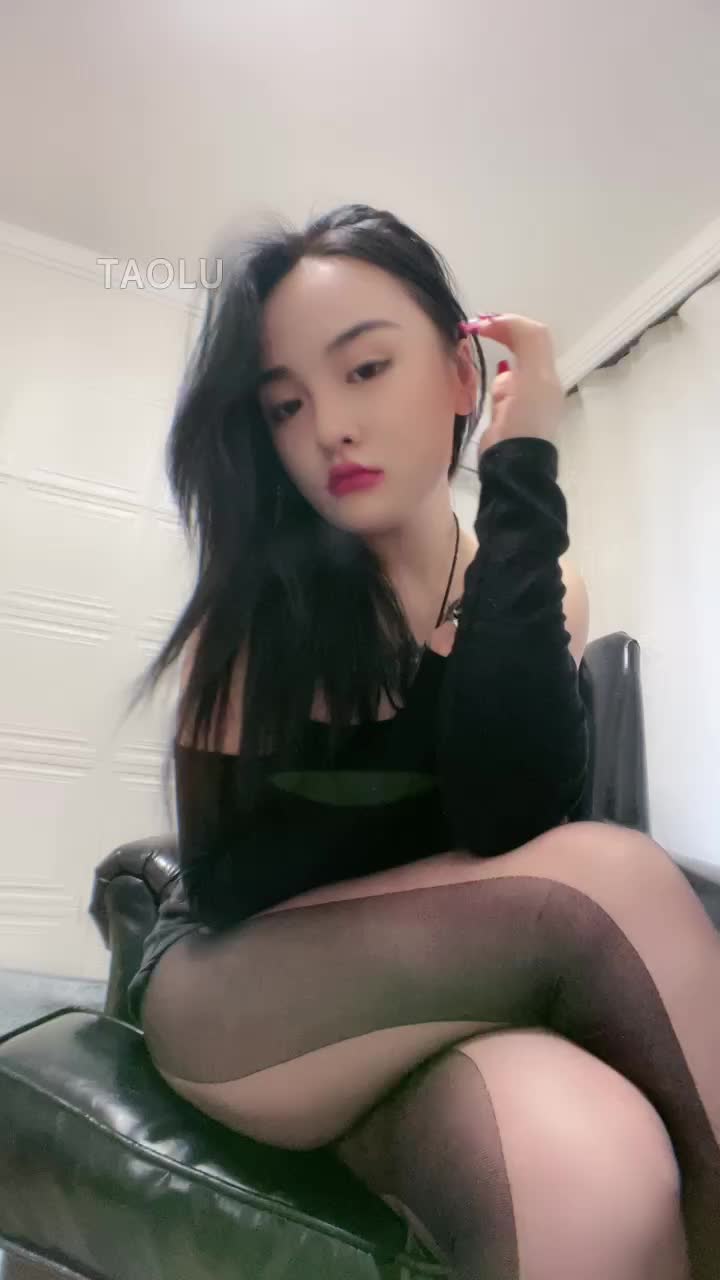 【视频】安晴Baby – 红绿灯绿帽老婆的动感蜜桃电臀