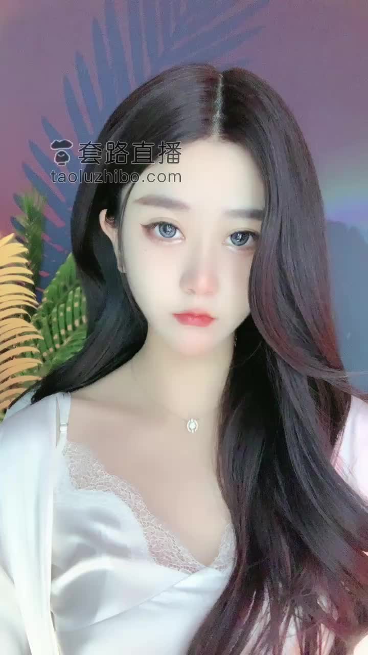 【视频】Vinni维妮e – 周六加班的绿帽夫奴