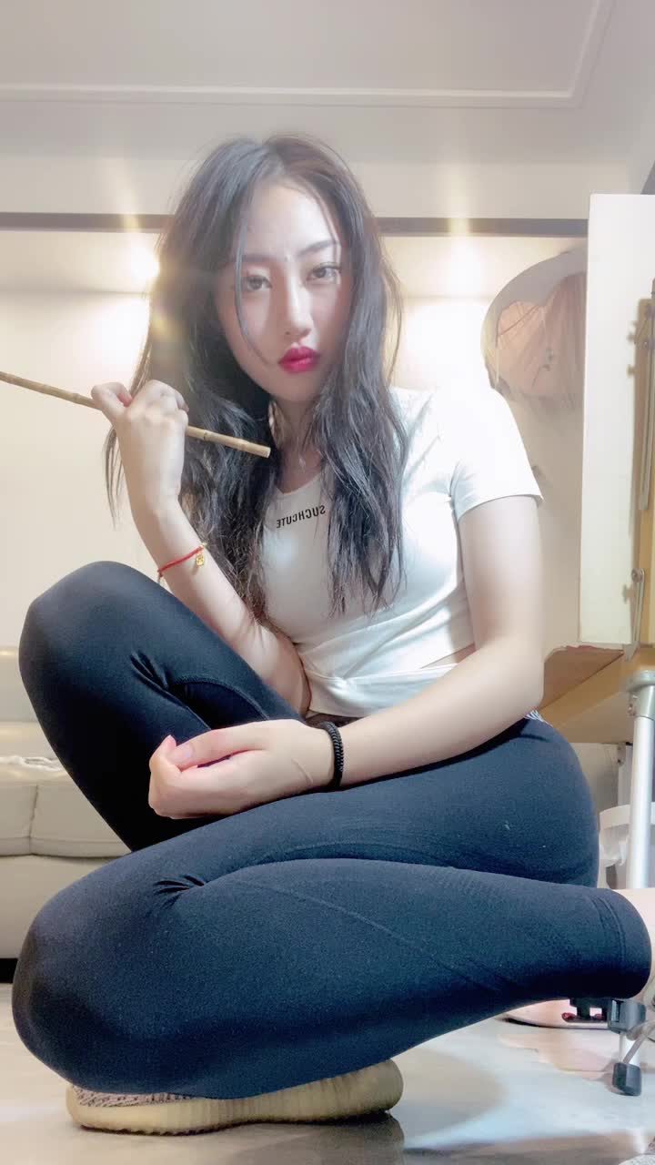 【视频】小辣蕉s – 必须榨干